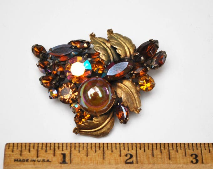 Rootbeer Rhinestone Brooch - gold Amber brown - art glass - golden leaf pin