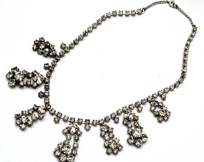 Rhinestone Bib Necklace - clear rhinestone crystals - Silvertone metal Statement necklace - Mid Century - Wedding Prom
