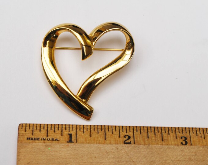 Heart Brooch - Signed Trifari - gold tone swirl heart Pin