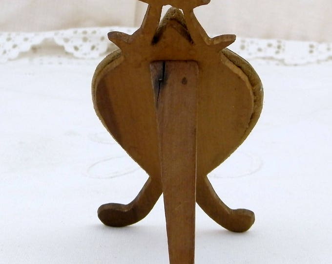 Small French Antique Heart Shaped Painted Treen / Wooden Victorian Picture Frame Souvenir from Cote D'azur Town of Cannes in South of France Small French Antique Heart Shaped Painted Treen / Wooden Victorian Picture Frame Souvenir from Cote D'azur Town of Cannes in South of France