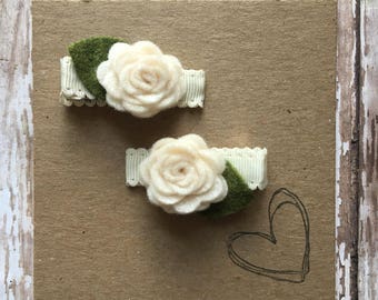 Ivory Felt Flower Hair Clip(s)