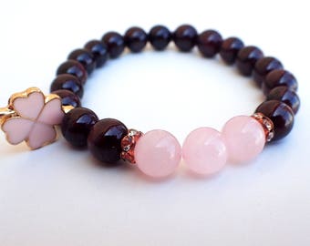 Rose Quartz bracelet, Garnet bracelet. Fertility bracelet. Beaded bracelet woman, healing stone woman
