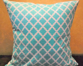 Aqua/White/Gray Quatrefoil Lattice Cushion Cover