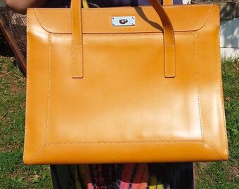 Vintage French faux leather brown bag / Day bag / office bag / School bag / Purse / Camel purse / ecological leather purse / retro bag