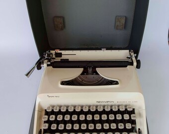 Typewriter Remington Sperry Rand luxury Monarch