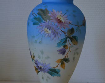 Vintage milkglass vase Napoleon III