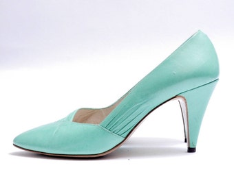 Size 8M// Sea Green Leather Pumps // Green Leather High Heel Pointed Toe Shoes// 112