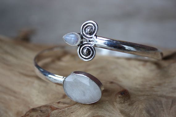 FACETED MOONSTONE BANGLE -Silver Bracelet- Moonstone- Healing Crystal Jewellery- Chakra- Statement bracelet- Boho- Vintage- Crystal- Gift
