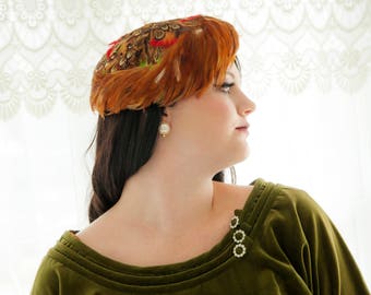 Vintage 1950s feathers hat, orange green brown red autumn colors, formal prom pin-up headpiece casque
