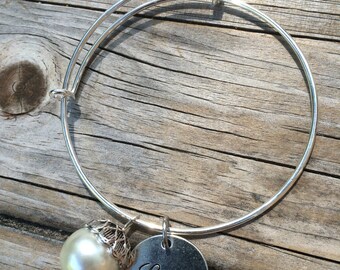 Pearl Acorn Love bracelet, Pearl Bracelet, Love Bracelet, Adjustable Bracelet, Stacking bracelet, Gifts for her, Gifts for mom