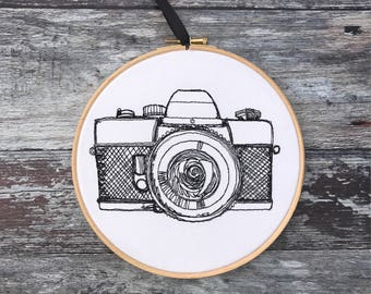 Vintage camera embroidery hoop art retro home decor hipster gift framed embroidered hipster line drawing photography sketch shutter geek mod