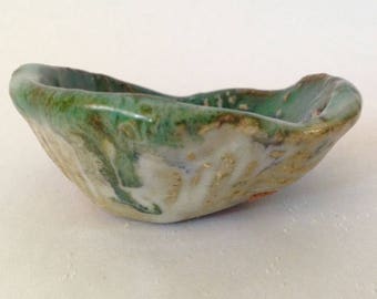 Ceramic candle pinch pot holder