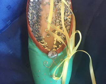Princess Jasmine Vintage Decorated Pointe Shoe