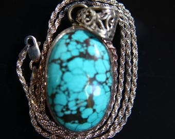 Vintage Oval shaped Turquoise and Sterling Silver Necklace