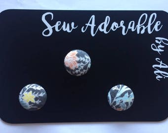 Gray flower fabric magnets, kitchen decor, fridge magnets, refrigerator magnets, inexpensive gift, unique gift, kitchen art,stocking stuffer