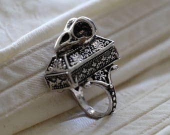 Gothic Coffin Ring // Victorian Poison Ring // Casket Ring // Bird Skull Ring // Compartment Ring // Silver Magnetic Lid Ring