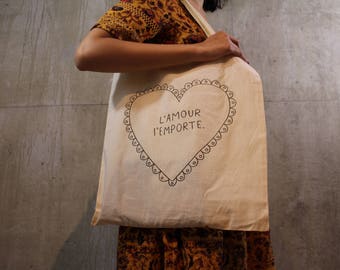L'Amour L'Emporte - Love Wins Tote