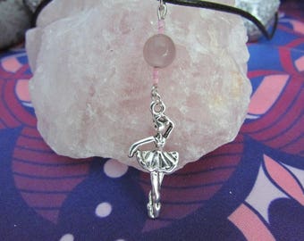 The dancer with cat eye stone necklace