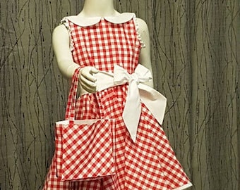 Gingham dress. Peter Pan collar. size 6 to 10 years. HAND MADE