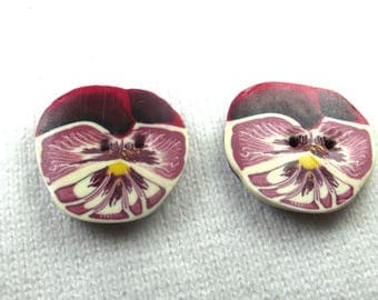 2 buttons flower 2. 3 cm: purple pansies with polymer clay.