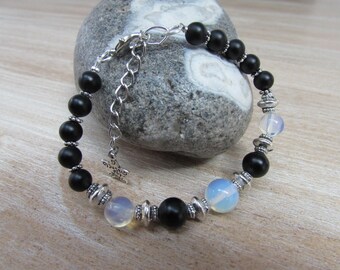 Natural stone black and white "Chiaroscuro" bracelet