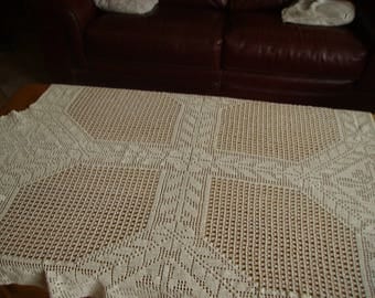 tablecloth Ecru very original wonderful patterned trim