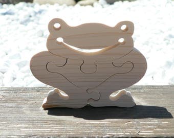 Funny frog-cut wooden jigsaw