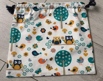 Pouch bag with owls pattern