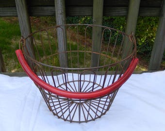 vintage wire basket, egg basket, farm market basket, rustic, farm, kitchen decor, storage