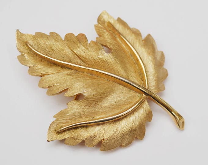 Crown Trifari Leaf Brooch - gold Brushed - Maple Leaf - Mid Century Pin