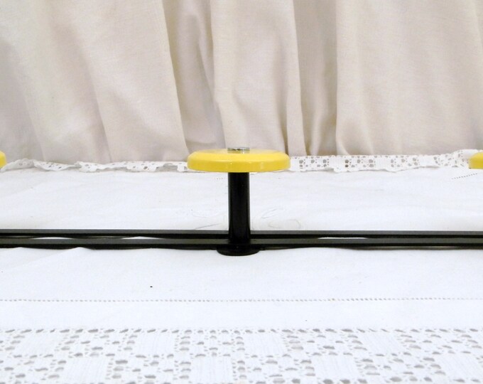 Vintage Mid Century Yellow and Black Painted Metal Wall Mounted Coat Rack, Retro 1960s / 1970s Mural Atomic Coat Hanger, French Hook Vintage Mid Century Yellow and Black Painted Metal Wall Mounted Coat Rack, Retro 1960s / 1970s Mural Atomic Coat Hanger, French Hook