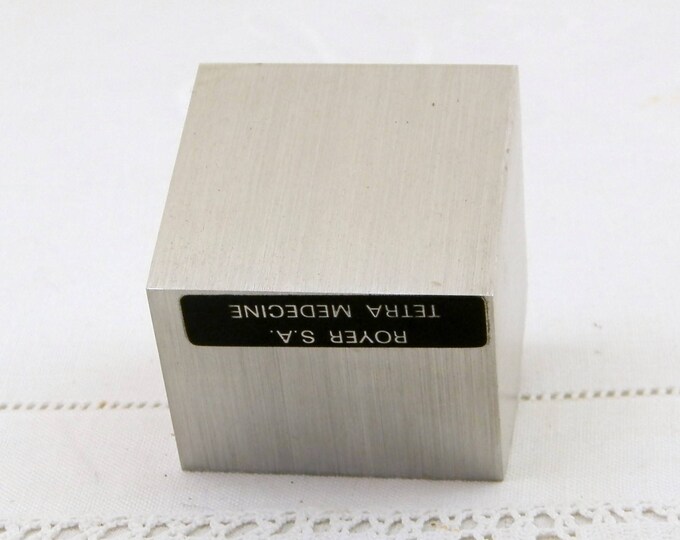 Vintage Mid Century Thermometer Mounted in a Machined Block of Solid Metal Used in a Laboratory Gradients Celsius, Retro Temperature Vintage Mid Century Thermometer Mounted in a Machined Block of Solid Metal Used in a Laboratory Gradients Celsius, Retro Temperature