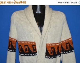 ON SALE 70s White Zig Zag Belted Robe Sweater Medium