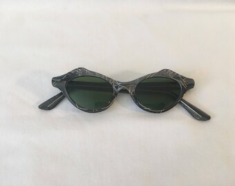 FLASH SALE Vintage 1950's Cat Eye Sunglasses