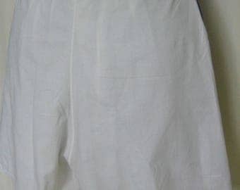 SHORT WHITE COTTON UNDERWEAR HAS HAND EMBROIDERY