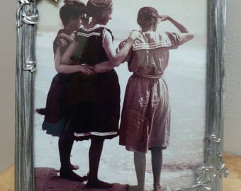 Vintage Seagull Pewter 8" x 10" 'Ivy on Barnboard' Design Standing Photo Frame