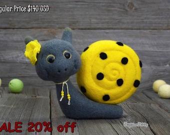 Needle felted snail -Needle felted animal - Home decor - Soft sculpture - Fiber art - Gift