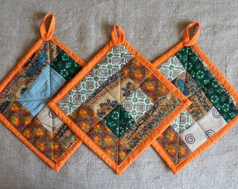 retriever quilted/insulated pot holder and oven mitt set.For her. To the kitchen. Pechvorck. A gift for a housewarming.Price for three piece