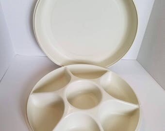 Tupperware Vintage Serving Center Tray