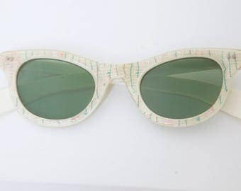 RARE Cateye 1950s Sunglasses with Rhginestone inlay / France/La Lu brand