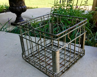 Wire Milk Crate//1960s Milk Crate//Home Storage//Industrial Decor//Home Decor//Vintage Wire Milk Crate