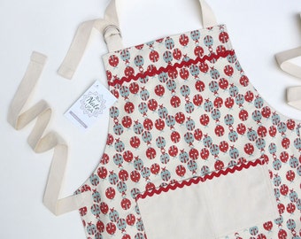 Ladybug Girls Apron, Kids Apron, Child Apron, Craft Apron, Chef Apron, Fun Apron, Childrens Apron, Made in USA, Cute Apron