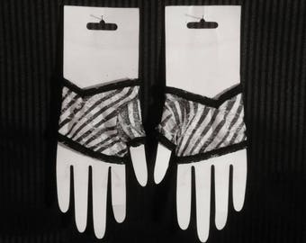 Zebra Glove