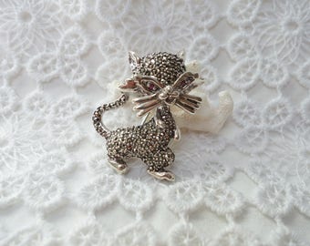 Kitty brooch silver and Marcasite