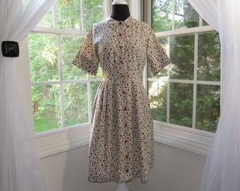 MILESTONE SALE 40% OFF, 1960s Cotton Collared Day Dress