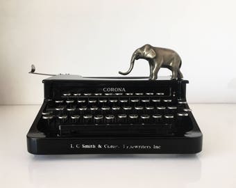 Vintage 1930s L.C. Smith & Corona Standard Manual Typewriter