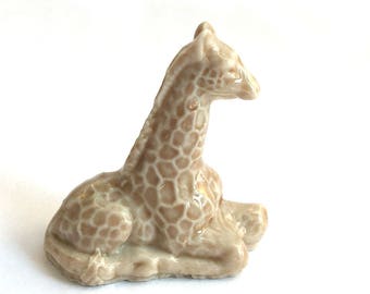 wade giraffe figurine