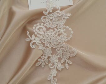Ivory Lace applique, Ivory lace, French Chantilly lace applique, 3D lace, bridal applique, Applique M0043