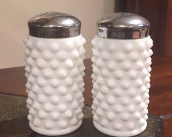 Vintage Fenton Milk Glass Hobnail Salt and Pepper Shakers ID21-12