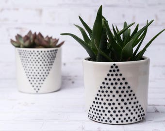 Minimalist A V line ceramic planter set - made to order - black and white planters - modern. minimalist - succulent planter - small planter